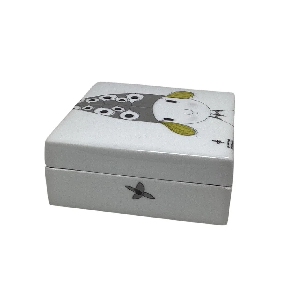 Tozai Home Chiratorn Chirapravati Palais de Baan Mor Ceramic Trinket Box 4x4x2